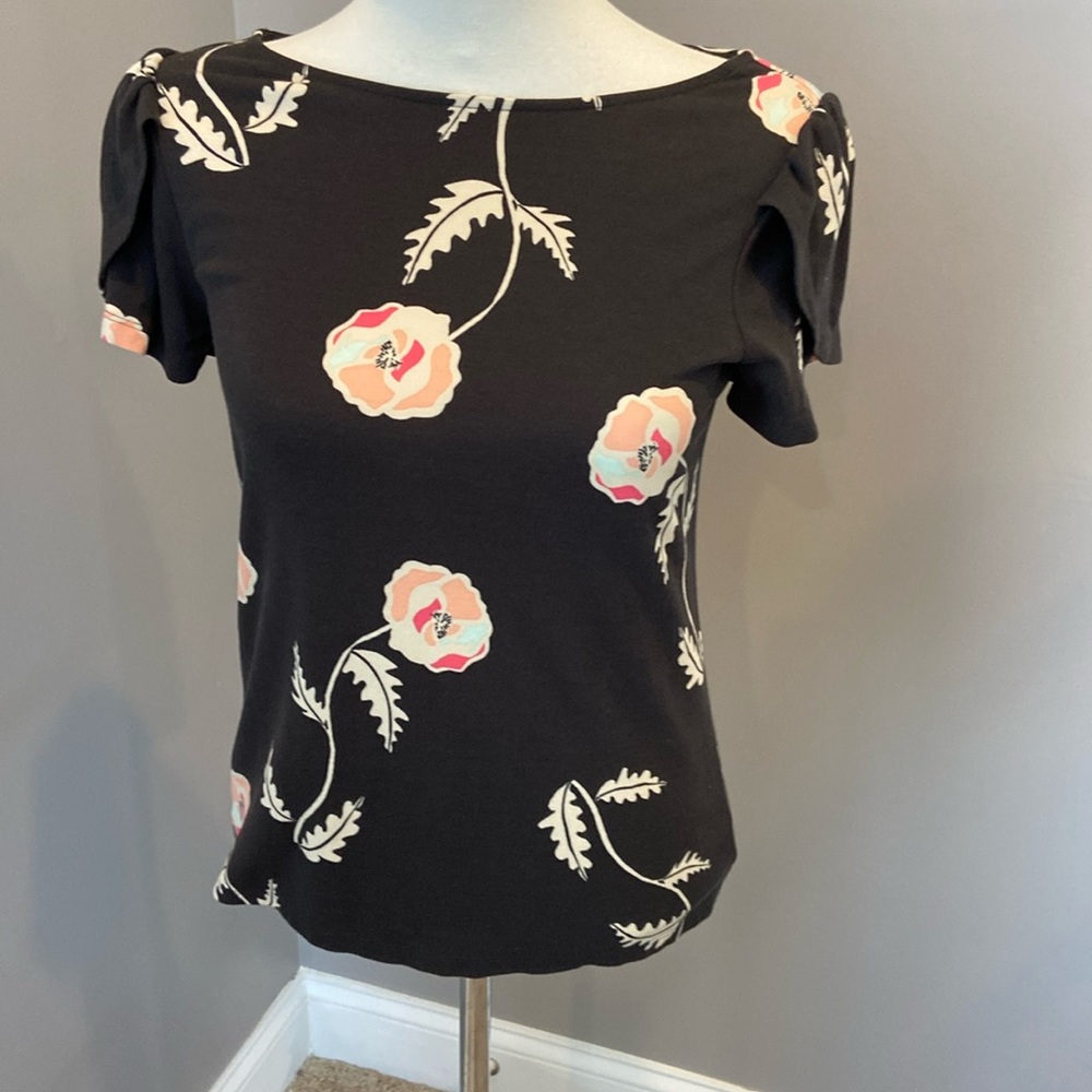 Ann Taylor floral short sleeve top